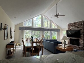 Smart-TV, bøker og filmbibliotek