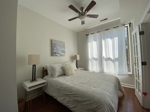 2 bedrooms, desk, iron/ironing board, free WiFi