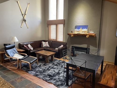 Best Location Ski In/Out Condo @ Boyne Mountain- Walk To Village