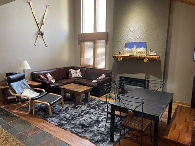 Best Location Ski In/Out Condo @ Boyne Mountain- Walk To Village