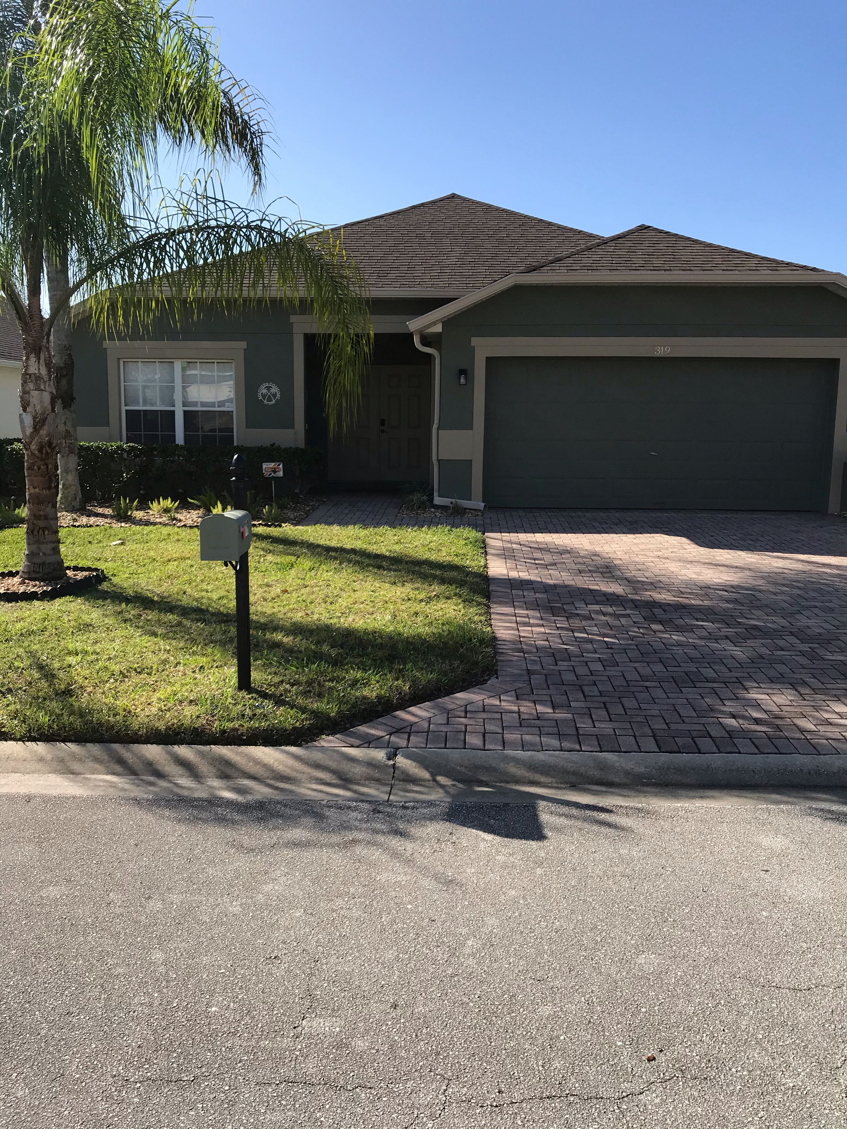 SOUTHERN COMFORT! Comfy, FUN. SOUTH face Pool w/Colored Light Grill  4/3. 