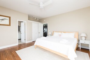 5 bedrooms, iron/ironing board, Internet, bed sheets