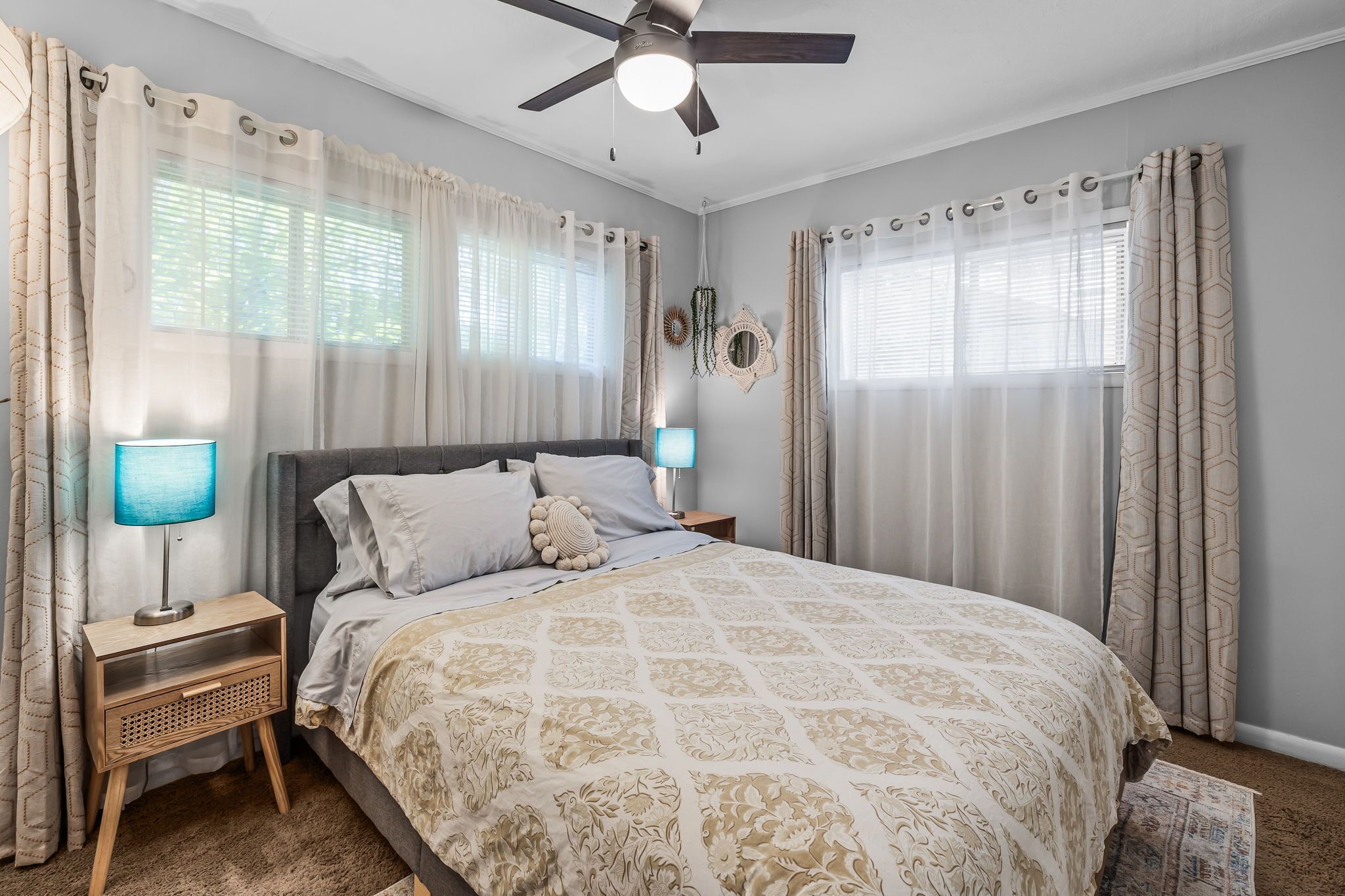 5 Star Westside Spot! Hot Tub + Pubs! Dog Ok, Walk Downtwn, River, Parks