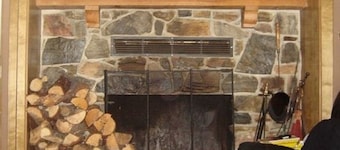 6 Miles to Park Entrance! ~ 14 Acre Secluded Retreat ~ Wildlife Sanctuary