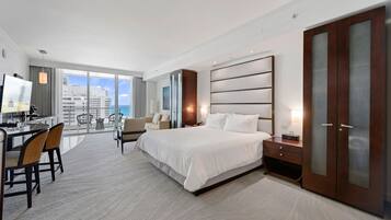 1 chambre, bureau, fer et planche Ă repasser, lit parapluie