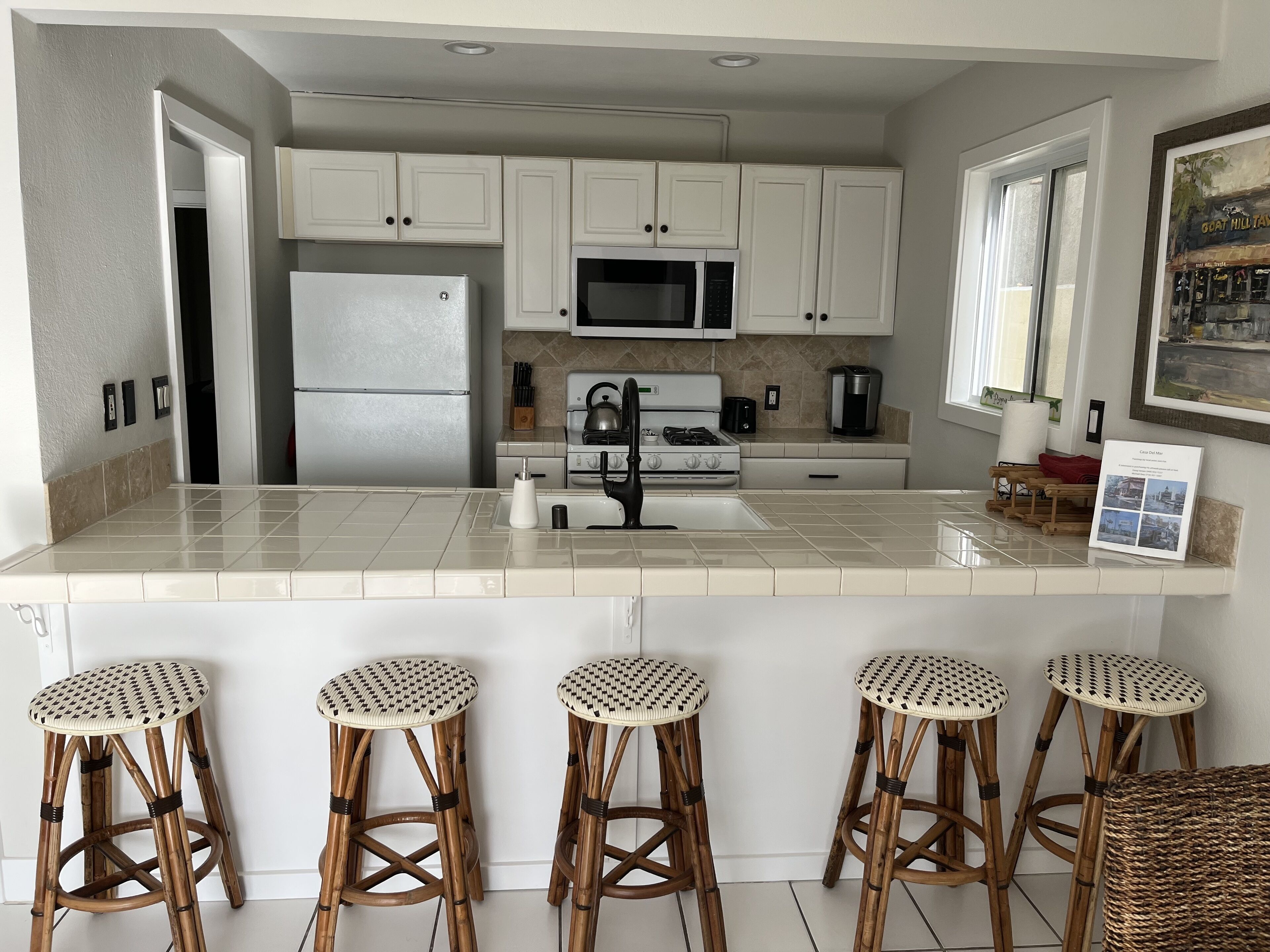  Panoramic Ocean View! Oceanfront Duplex, Awesome Location- Lower Unit