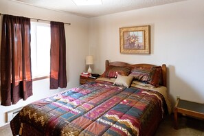 4 chambres, fer et planche à repasser, lit parapluie, Wi-Fi gratuit