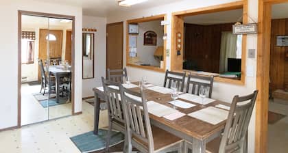 QUIET 4 BDRM 2 BA FULL EQUIPPED CONDO 7 BLOCKS 2 YELLOWSTONE HYSPEED FIBER OPTIC