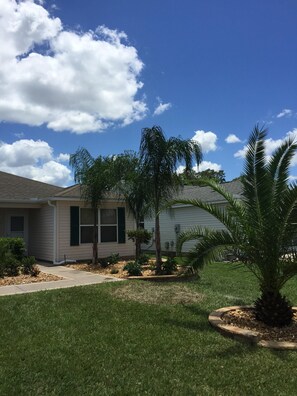 Exterior - Great location near championship and executive golf and also Lake Sumter Landing (The Villages)