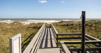 Neu renovierte Oceanfront Condo mit direktem Zugang zum Strand