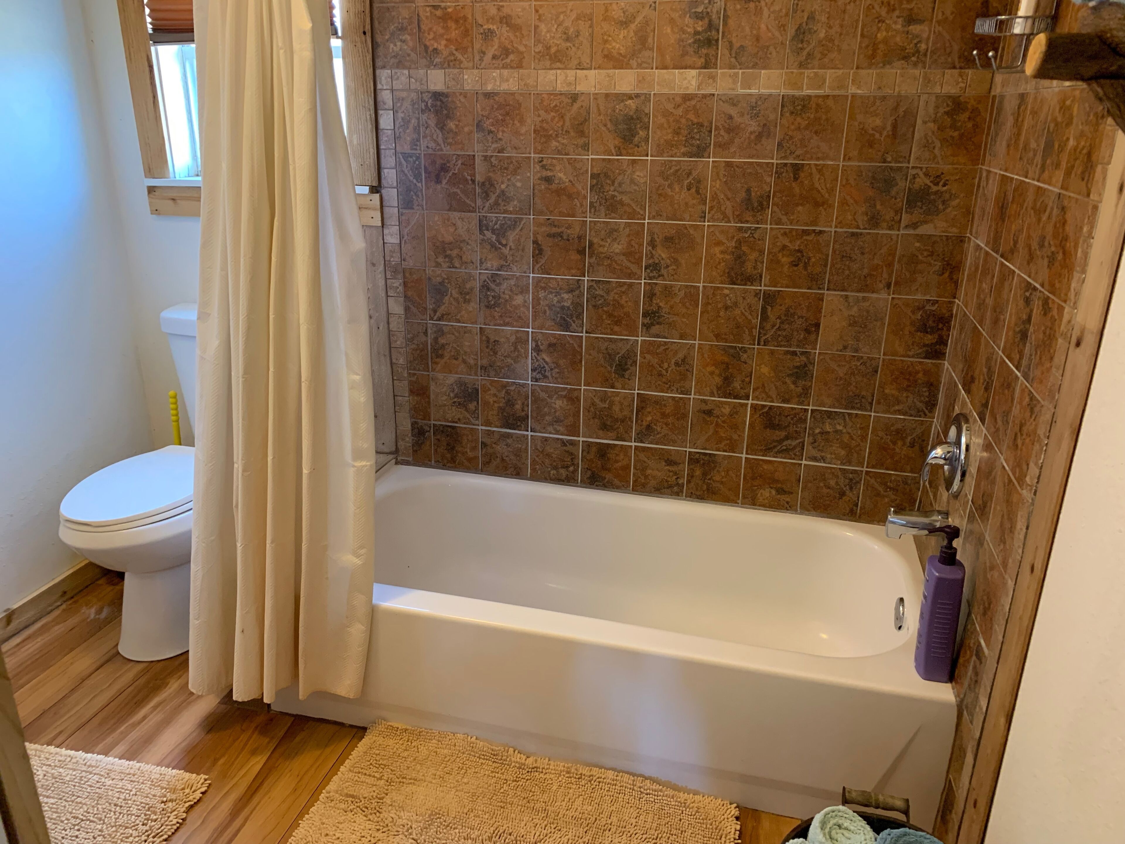 Fredericksburg, Willow City Loop, Horseshoe Bay, Johnson City, Mountain Views!!