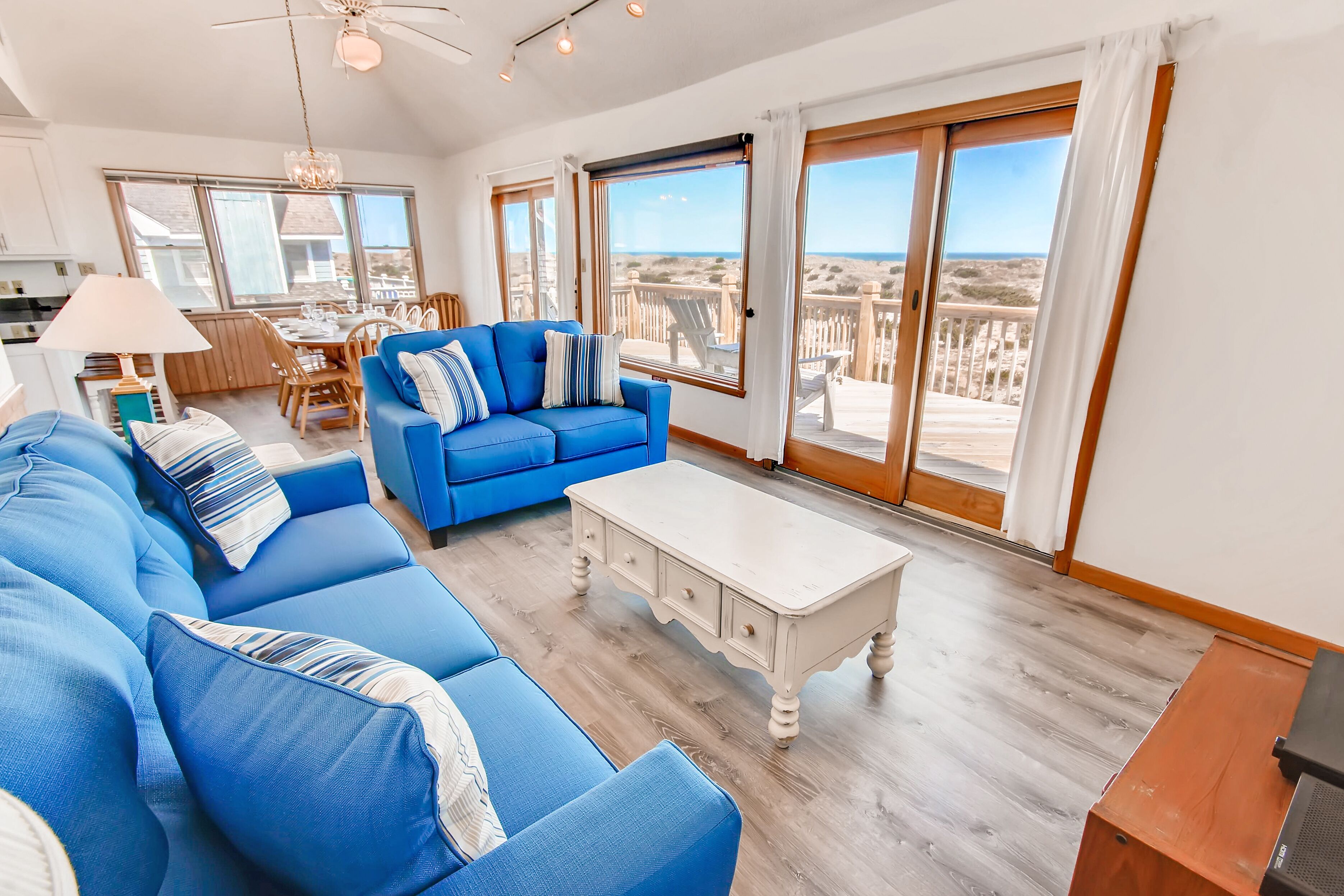 電視、DVD 播放機、書籍