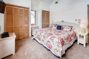 5 bedrooms, free WiFi, bed sheets