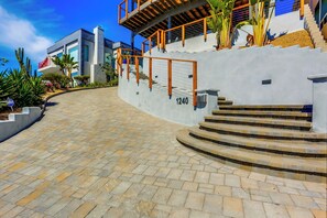 Property grounds - The Mermaid House: Breathtaking bay, ocean, and city views, equipped with a Jacuzzi and A/C (San Diego)