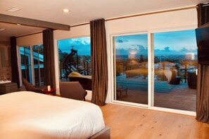 4 室のベッドルーム、アイロン / アイロン台、WiFi (無料)、ベッドシーツ