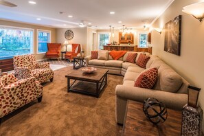 Smart TV, fireplace, table tennis, books - Lakefront Estate - Private Dock, Guest House & Room for 14 (Copake)