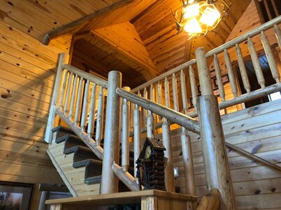 West Yellowstone · 3 Smart TVs Hot Tub Golf Course Yellowstone