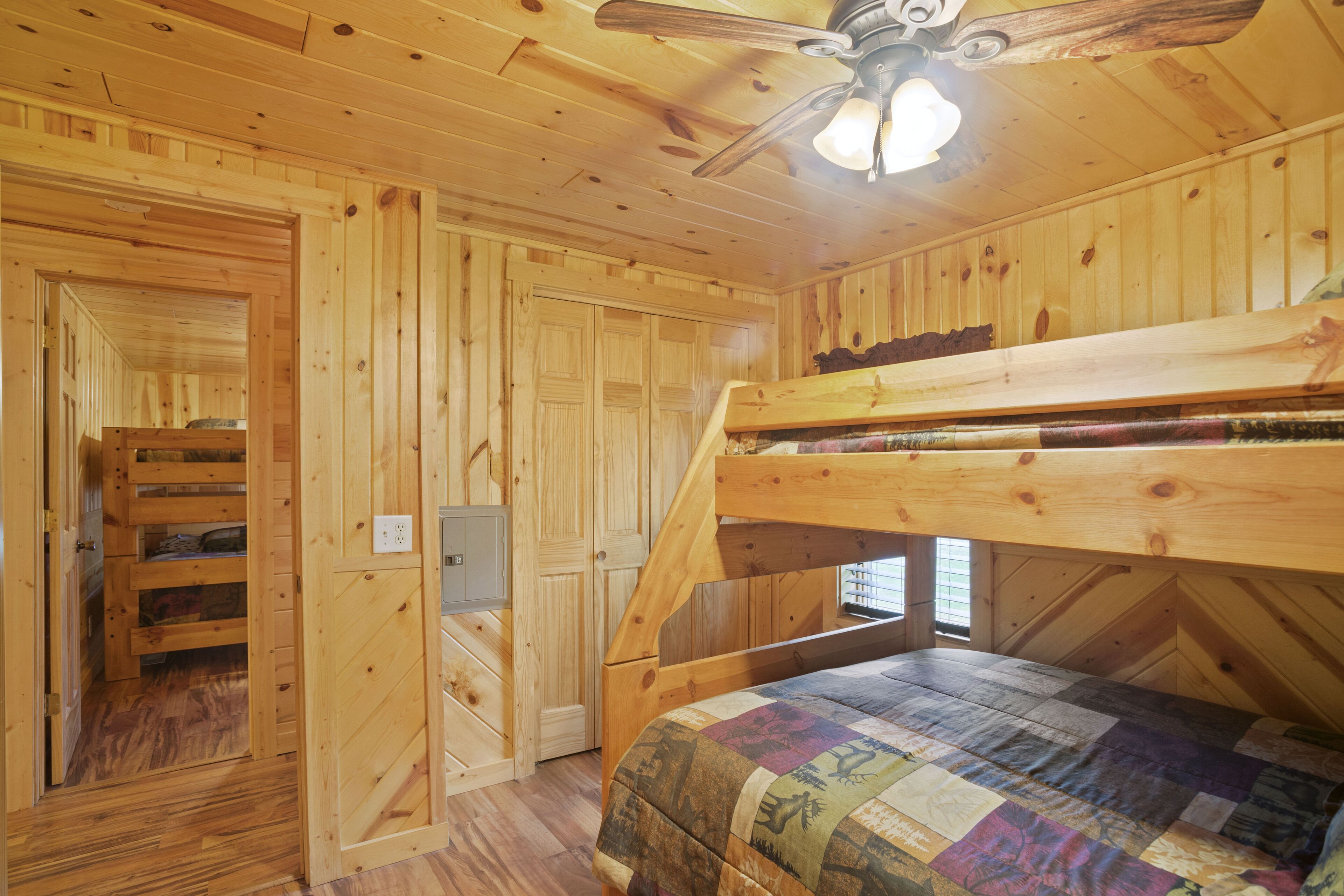 Mille Lacs getaway located on private inlet