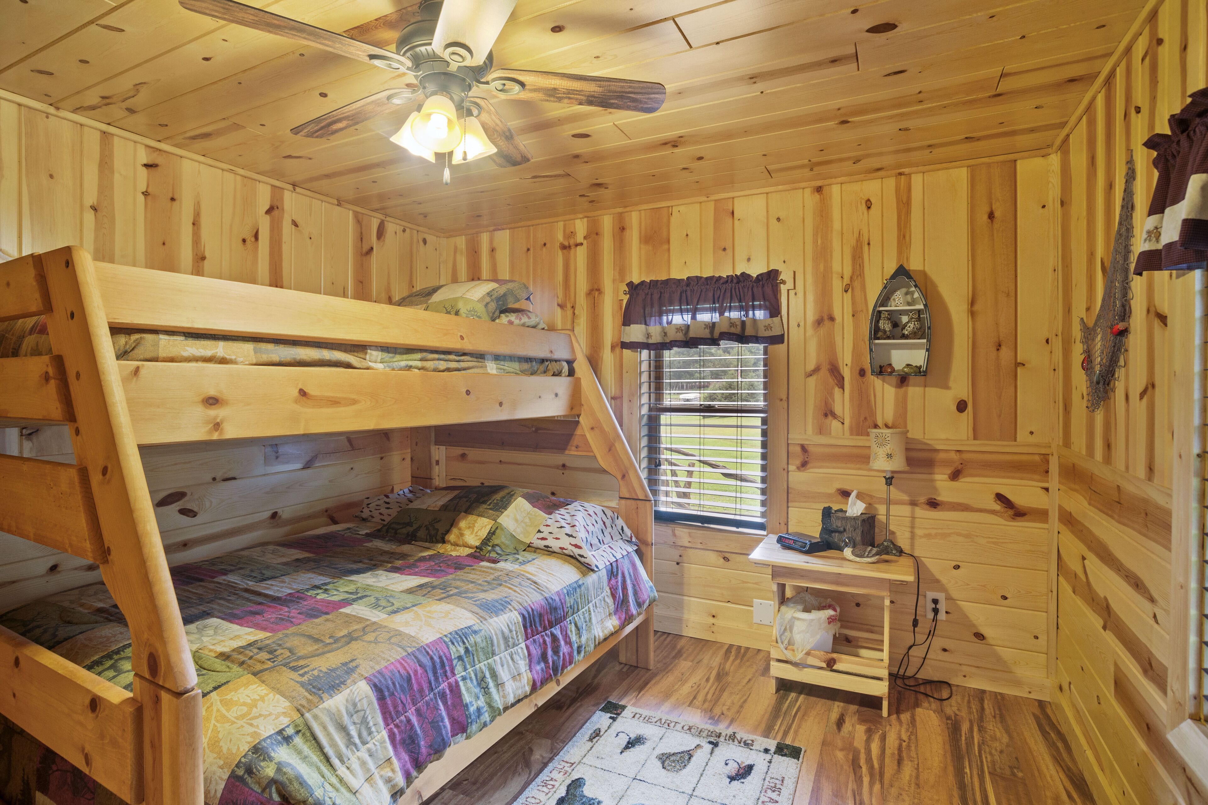 Mille Lacs getaway located on private inlet