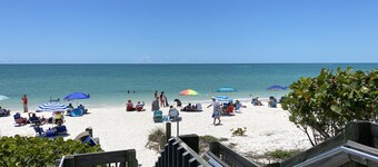 Walk to Beach and Restaurants!  Great Rates!