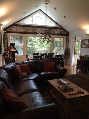 Smart TV, fireplace, DVD player, books