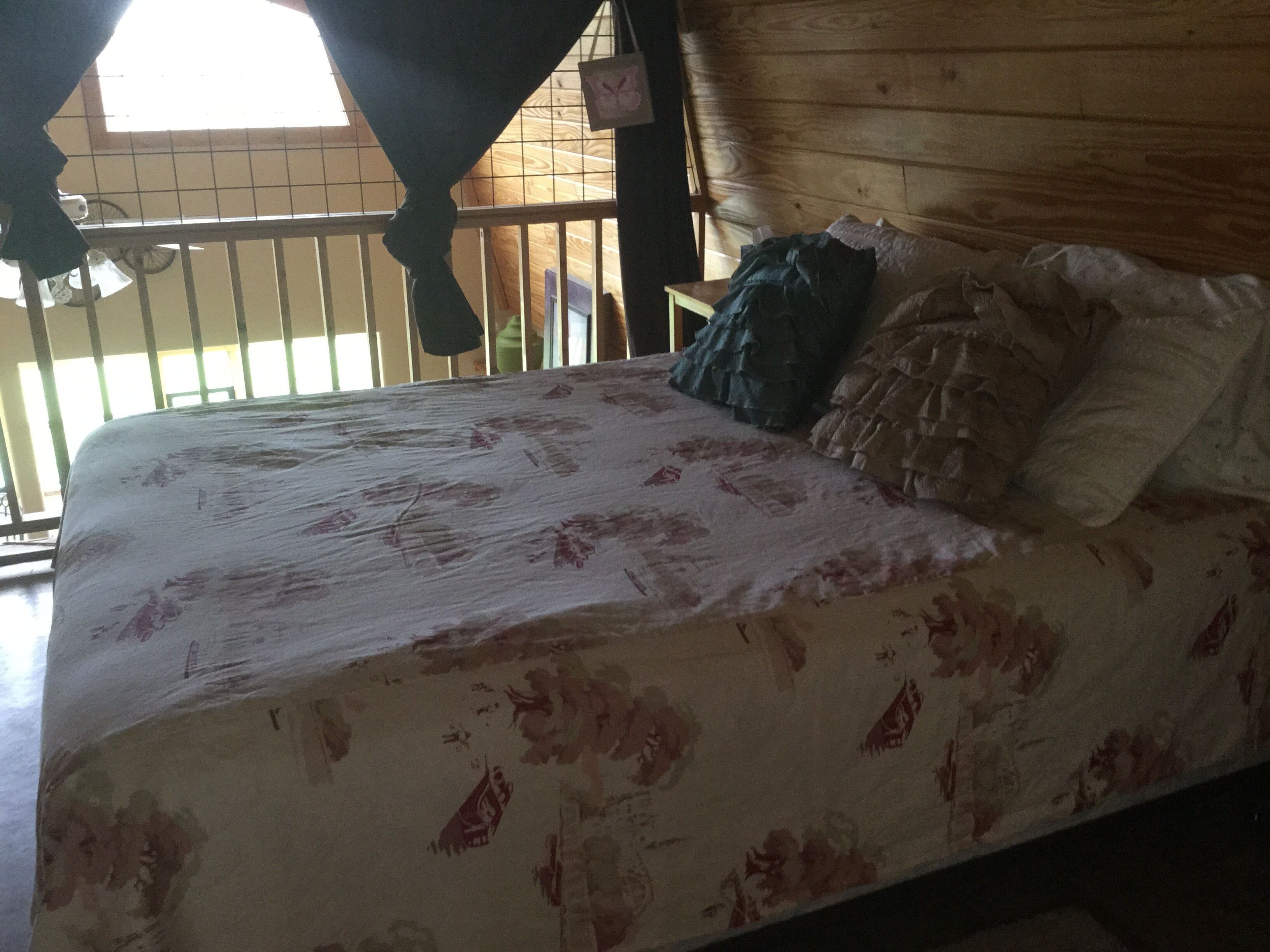 Beautiful and unique property on the San Marcos River. Great get away!  


