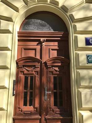 Exterior detail - Romantic Prague Escape · 3min to Old Town Square · AC (Praha)