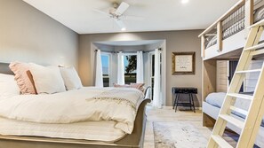 7 habitaciones, tabla de planchar con plancha, wifi y ropa de cama 