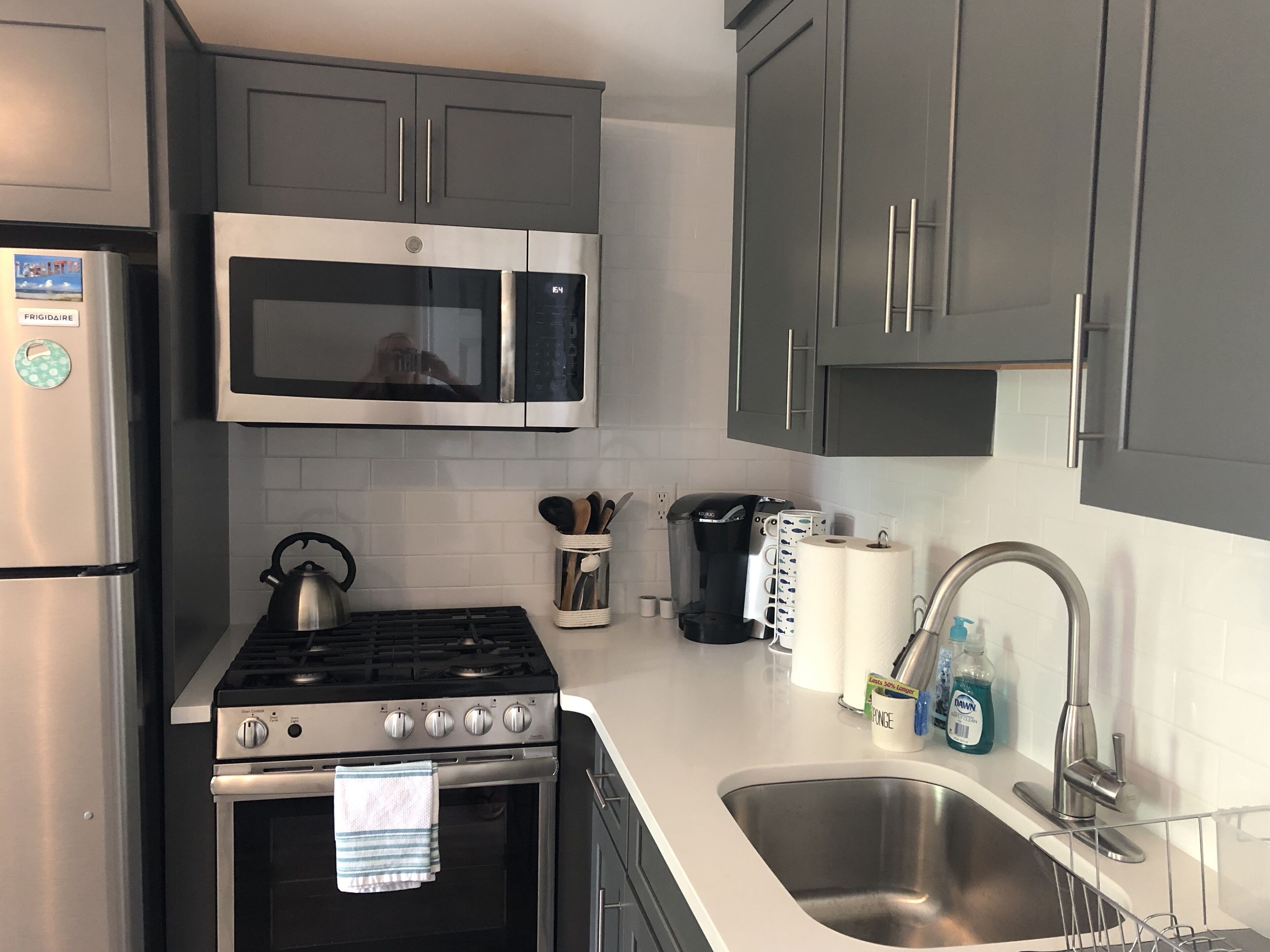 Bond Avenue Lavallette - Awesome beach block apt, steps to beach, (Back Upper)