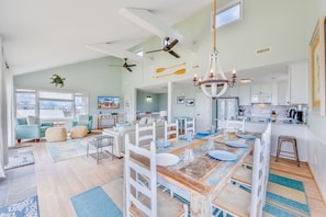 Dining - Oceanfront Dog Friendly Home in Waves w/ Private Pool, Hot Tub, Tiki Bar, Grill (Waves)