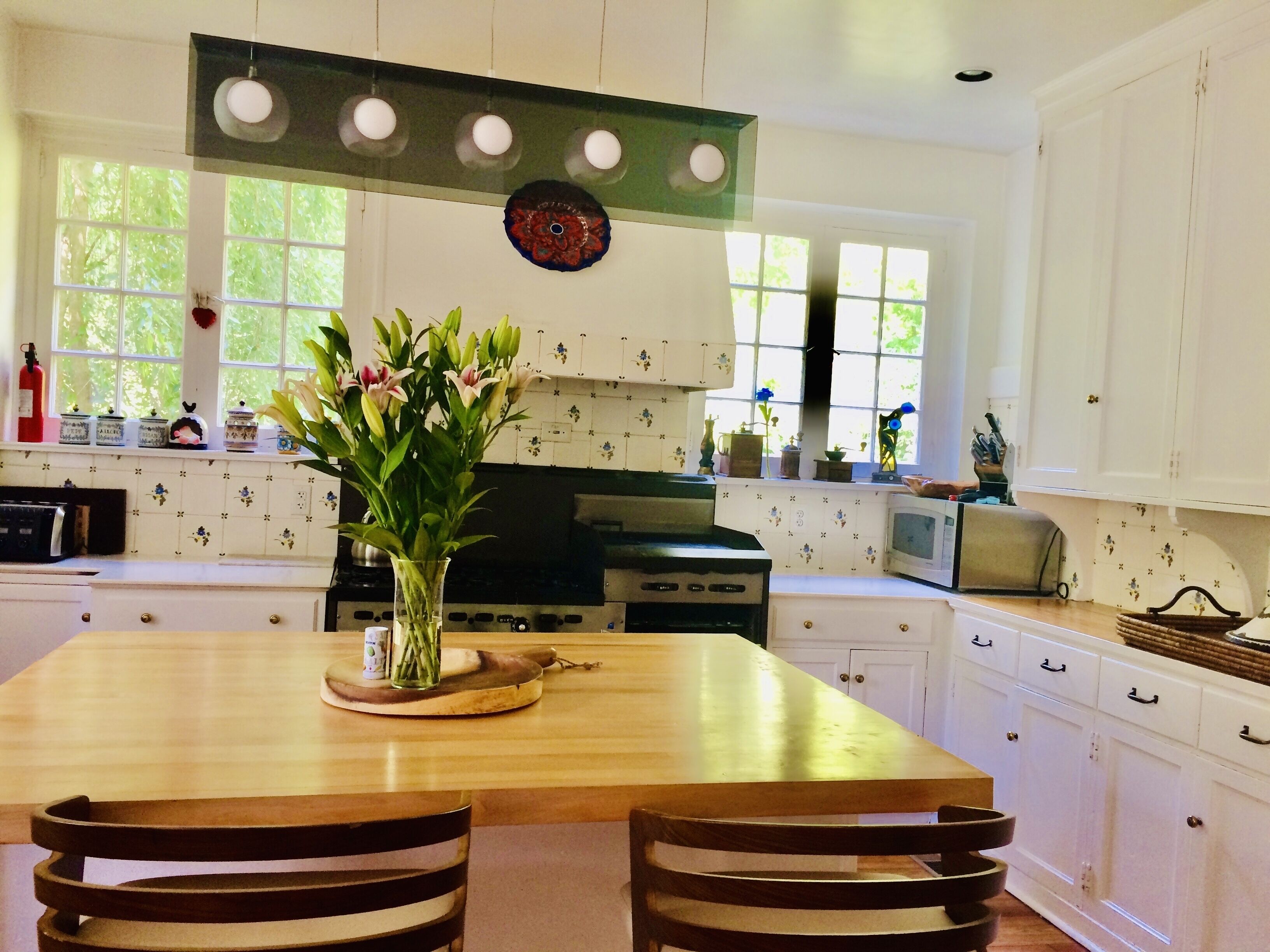 Historic Residence With Separate Carriage House.<br>No Party Allowed!