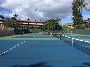 Sport court - Large Private Lanai with Ocean View (Kihei)