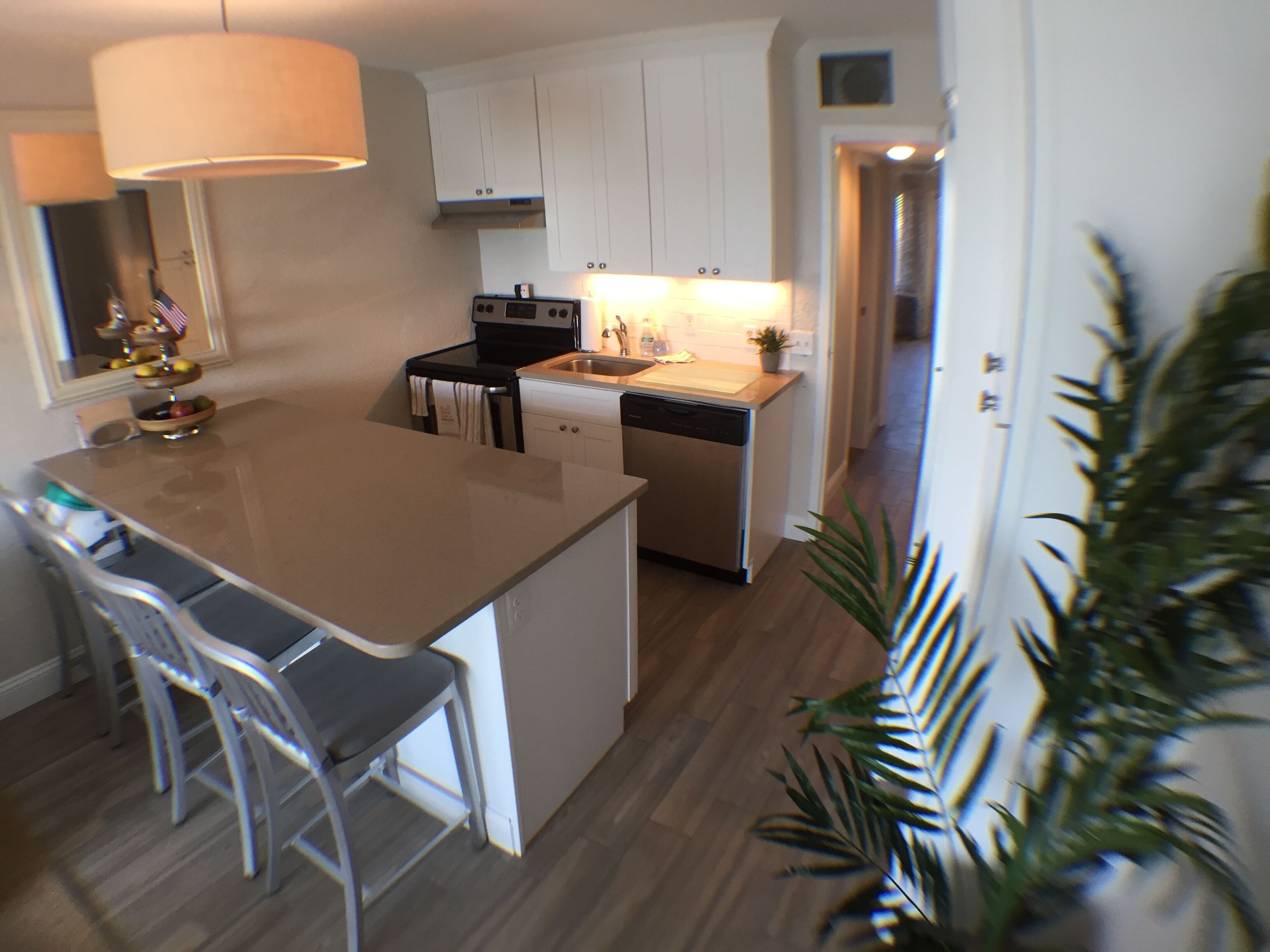 Bayfront retreat in ideal downtown location!