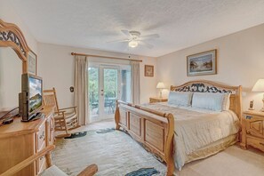 2 slaapkamers, een strijkplank/strijkijzer, internet, beddengoed