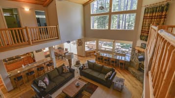 Smart TV, fireplace, DVD player, stereo