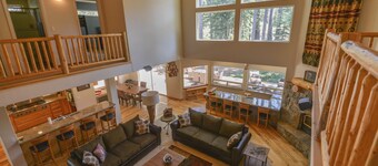 Kantor's Hideout - Roomy Tahoe Donner Home with Private Hot Tub, Pool Table, Darts, Walk to Trails
