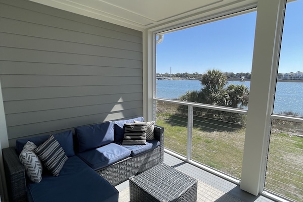 Screened in porch