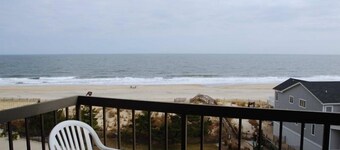 Beach Front 3 BR Condo - Espectacular vista a la playa y al mar