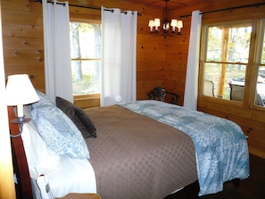 2 soverom, strykejern/-brett, reiseseng for barn og wi-fi (inkludert)