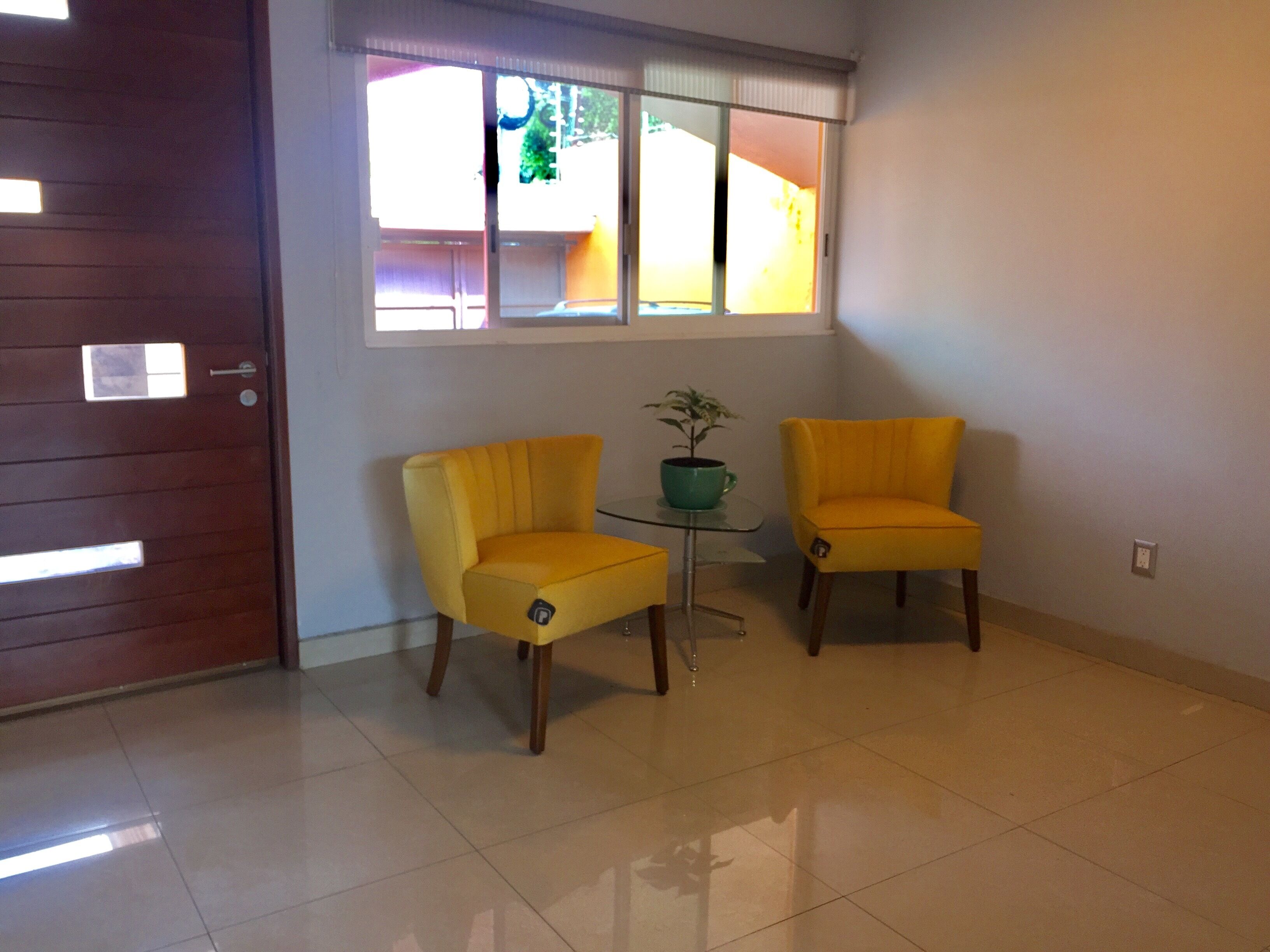  Faro Expo GDL for 12 pp near Plaza del Sol. Pet friendly. Steps from the expo.