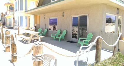OCEANFRONT SINGLE LEVEL HOME -View Fireworks At The Beach-Sorry No Pets Allowed