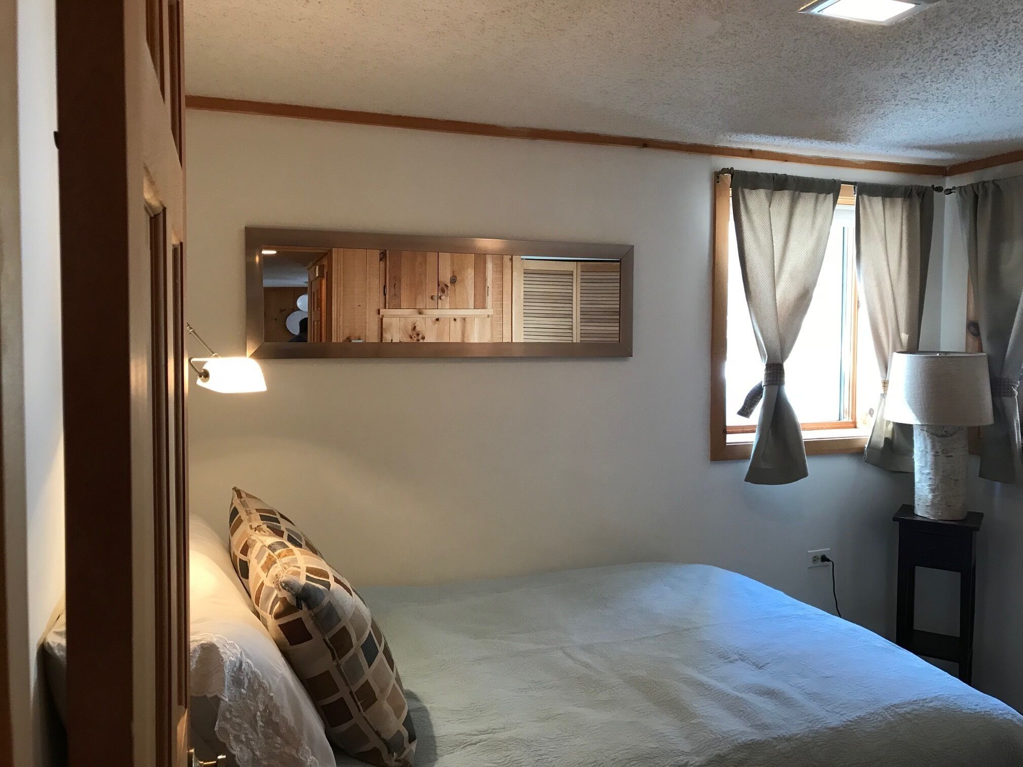 Ski in /Ski out condo. Great location w/ lift and trail outside your door! 