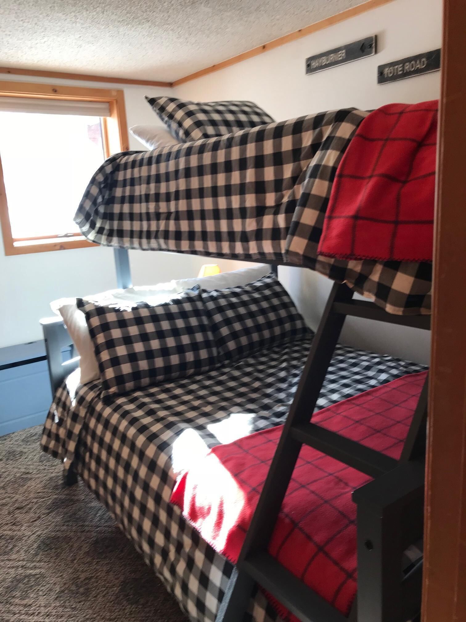 Ski in /Ski out condo. Great location w/ lift and trail outside your door! 