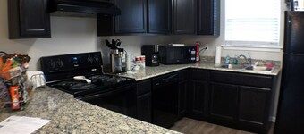 Verbazingwekkend 2 Slaapkamer 2. 5 Bad Perfecte Locatie Nieuwe Bouw - 515B