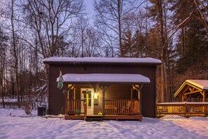 Exterior - Homestead Cottage with hot tub and trails (Logan)