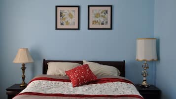 3 bedrooms, desk, iron/ironing board, free WiFi