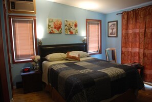 3 bedrooms, desk, iron/ironing board, free WiFi