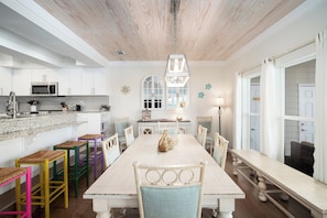 Dining - Private Beachfront on West Corner! Free Setups March-Oct! Deck access to beach! (Seagrove)