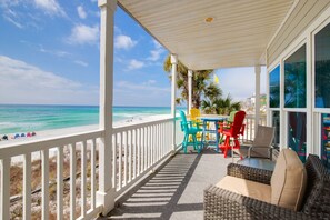 Property grounds - Private Beachfront on West Corner! Free Setups March-Oct! Deck access to beach! (Seagrove)
