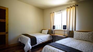 2 bedrooms, internet, bed sheets